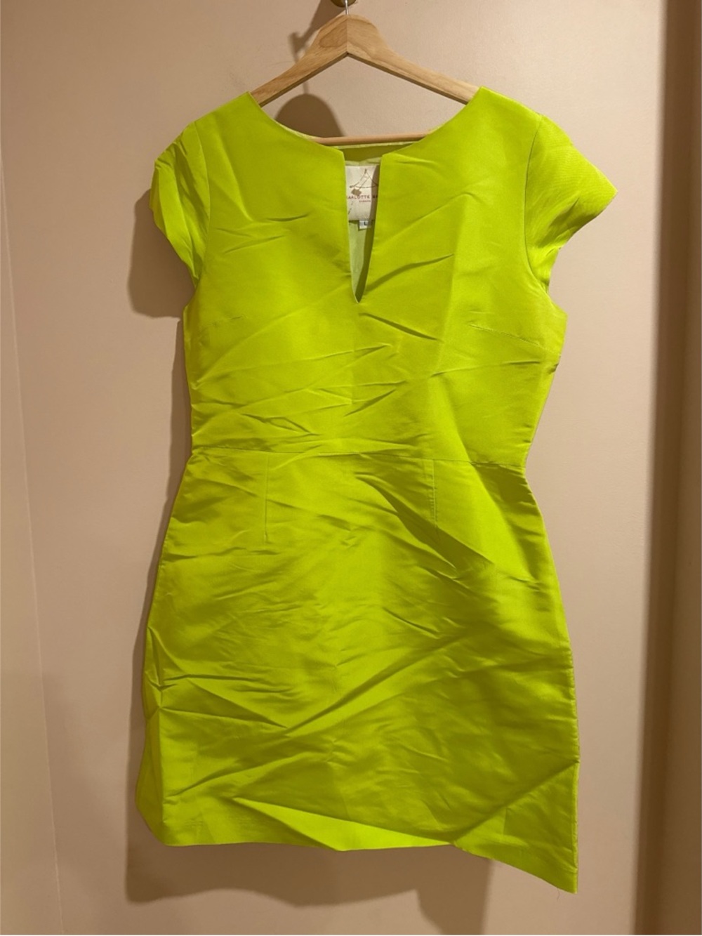 Charlotte Brody Lime Green V-Neck Cap Sleeve Dress